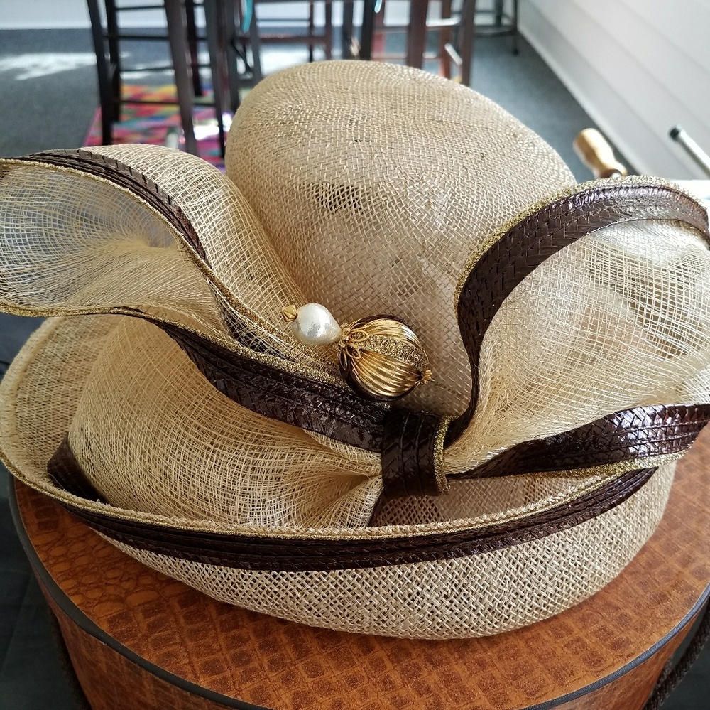 HAT